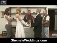 Shemale bride ready for anal without taking off