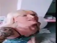 Blonde tranny faggot drinks warm piss from strangers