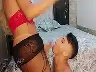 SUGANDO O CU DO MEU PRIMO DEIXANDO ELE BEM MOLHADO PRA EU ENCHER DE LEITE