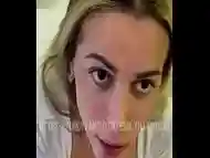 Emily narizinho chupando o pau do amigo negro e dando at&eacute_ ele gozar dentro