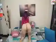 HOT ASS shemale in webcam