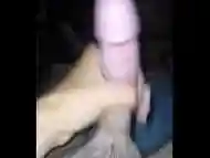 Haciendome una buena paja viendo xvideos