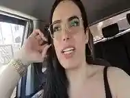 Mamadinha de dia no carro