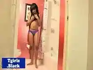 Nubian tranny jerking off until cum