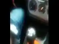 Pegando amigo no carro