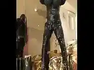 Roxina2005MaskFunDoll151105XL.WMV