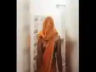 Sonu navel show in bathroom